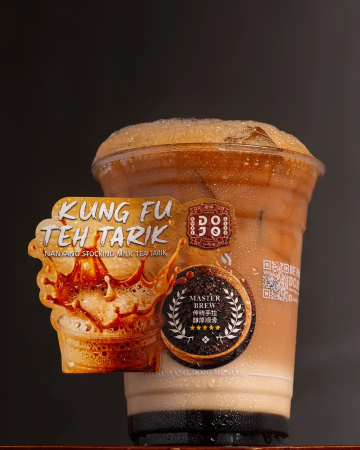 Iced teh tarik with a foamy top